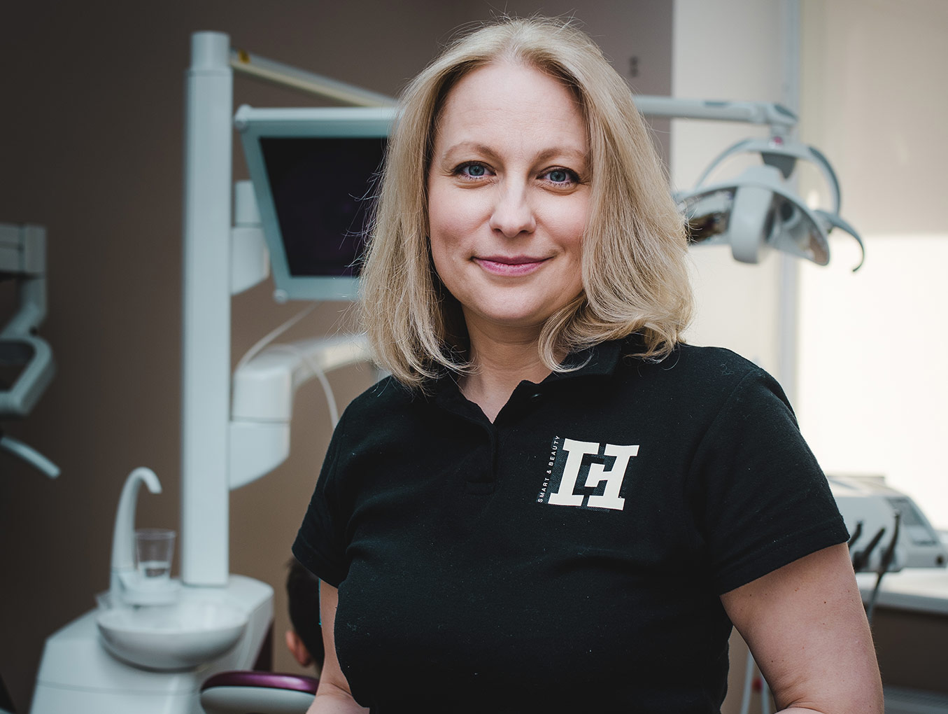 What is cofferdam (rubber dam) and why dentists use it?